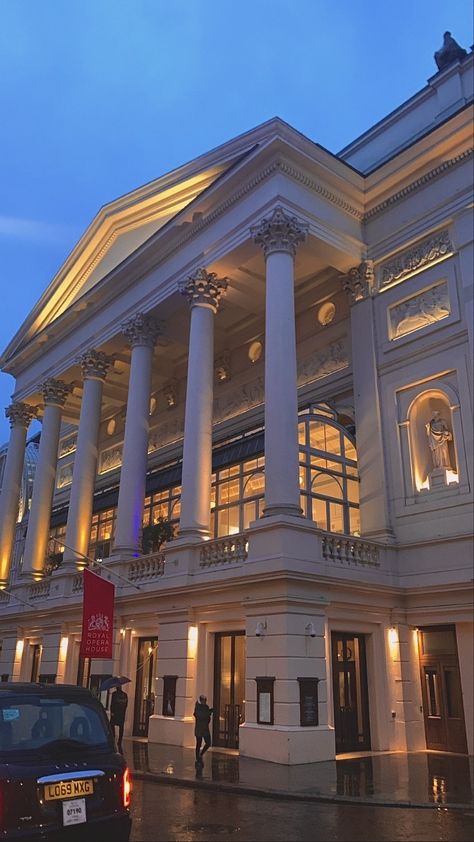 The Royal Opera House London, London Academy Of Music And Dramatic Art, London Opera House, Royal Opera House Aesthetic, Royal Opera House Ballet, Theatre Exterior, Opera London, Uk Landmarks, London Ballet