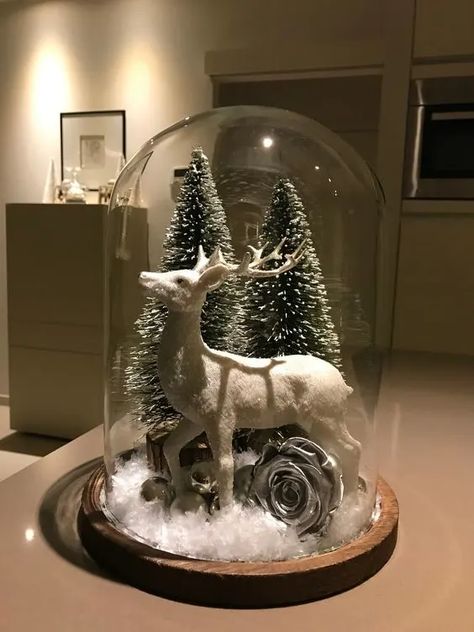 Bell Jar Centerpiece, Christmas Cloche Ideas, Glass Cloche Decor, Christmas Cloche, Cloche Ideas, Cloche Decor, Christmas Dining Table Decor, Centerpiece Christmas, Festive Centerpieces