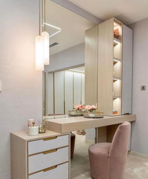 modern dressing table ideas Bedroom Dressing Table Decor, Dressing Table Mirror Design, Modern Dressing Table Designs, Kids Dressing Table, Dressing Room Mirror, Stylish Room Decor, Dressing Table Decor, Dressing Room Decor, Desain Pantry