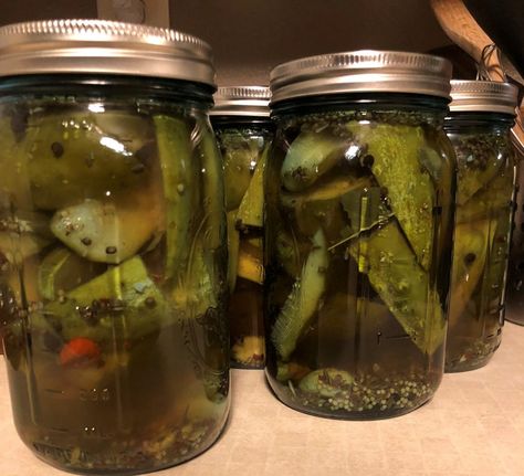 Ghost Pepper Pickles, Ghost Pepper Recipes, Homemade Pickling Spice, Pepper Jellies, Pepper Ideas, Pickled Hot Peppers, Hot Pepper Recipes, Hot Pickles, Homemade Limoncello