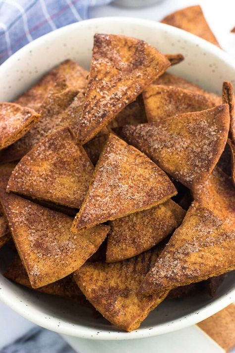 Cinnamon Pita Chips, Cinnamon Sugar Pita Chips, Cinnamon Sugar Tortilla Chips, Pita Chips Recipe, Chips Homemade, Picky Eater Lunch, Chips Recipes, Homemade Pita Chips, Baked Pita Chips