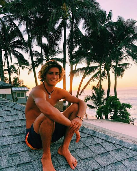 Marco Mignot on Instagram: “Paradise 🙏❤️🏝” Marco Mignot, Surfer Boy Aesthetic, Small Office Building, Surf Boy, Surf Boys, Hot Surfers, Surfer Guys, Surf Van, Surfer Boys