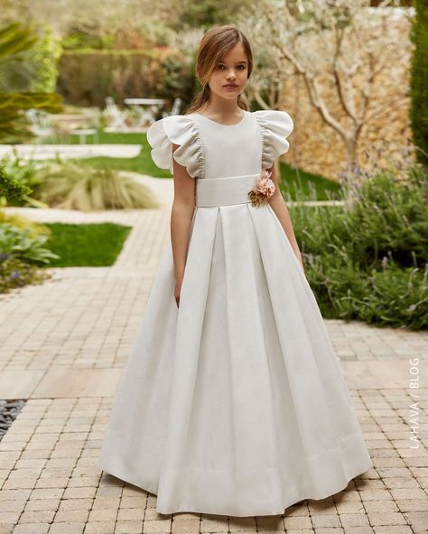 Comunion Dress, Cute Party Outfits, Kids White Dress, Holy Communion Dresses, Ring Boy, Body Con Dress Outfit, Wedding Dresses For Kids, First Communion Dress, Junior Prom Dresses