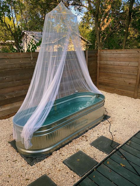 Lil diy cowboy pool/hot tub to beat the texas heat 🎉💗 #cowboypool #hillbillyhottub #stocktankpool #diy Cowboy Tub, Trough Hot Tub, Cowboy Pool Ideas, Hillbilly Hot Tub, Stock Tank Hot Tub, Cowboy Pool, Stock Pools, Pergola Outdoor Living, Pool Paint