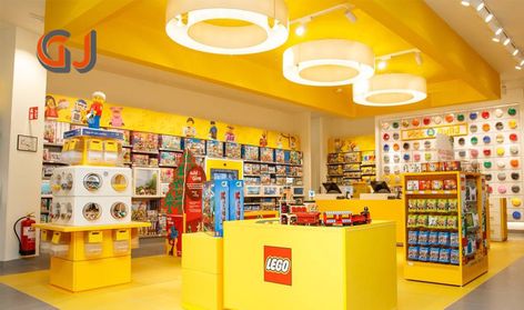 Toy Shop Display, Toy Store Design, Mobile Shop Design, Gondola Shelving, Lego Shop, Retail Store Display, Lego Store, Lego Toy, Led Track Lighting