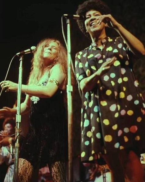 “Janis embodied the younger generation’s rebellion, sticking it to the man, while Mavis performed much of the time with her dad, whom she… Janis Joplin Porsche, Mavis Staples, Female Rock Stars, Blue Company, Janis Joplin, Gal Pal, Dynamic Duo, Music Icon, Country Singers