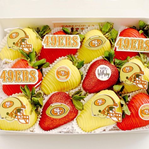 49ers Chocolate Covered Strawberries, 49ers Strawberries, 49ers Desserts, Strawberry Box, Making Sweets, Jack And Coke, Dipped Strawberries, Chocolate Dipped Strawberries, Strawberry Dip