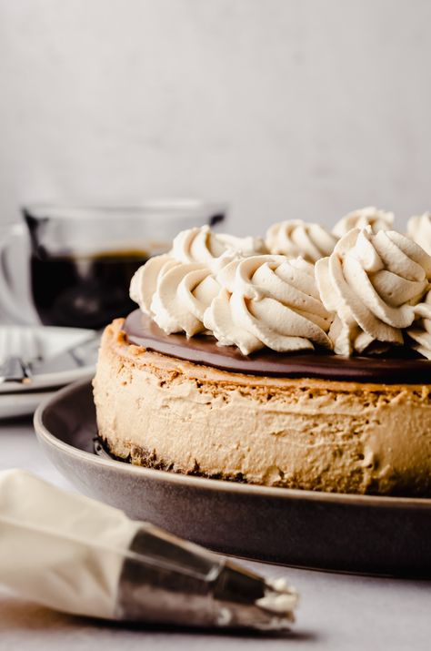 Coffee Cheesecake Recipe - Fresh April Flours Espresso Cheesecake Recipes, Coffee Cheesecake Recipes, Desserts For Coffee, Espresso Ganache, Coffee Whipped Cream, Cheesecake Decoration, Mint Chocolate Cheesecake, Cinnamon Streusel Coffee Cake, Cupcake Photography