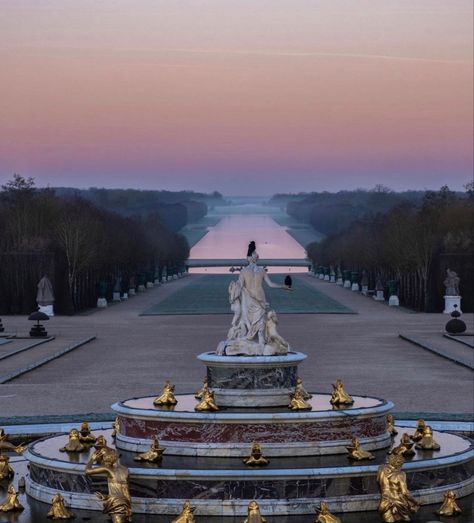 King Louis Xiv, Atrium Design, The Palace Of Versailles, Versailles Garden, Building Aesthetic, Chateau Versailles, Public Space Design, Palace Garden, Parisian Vibes