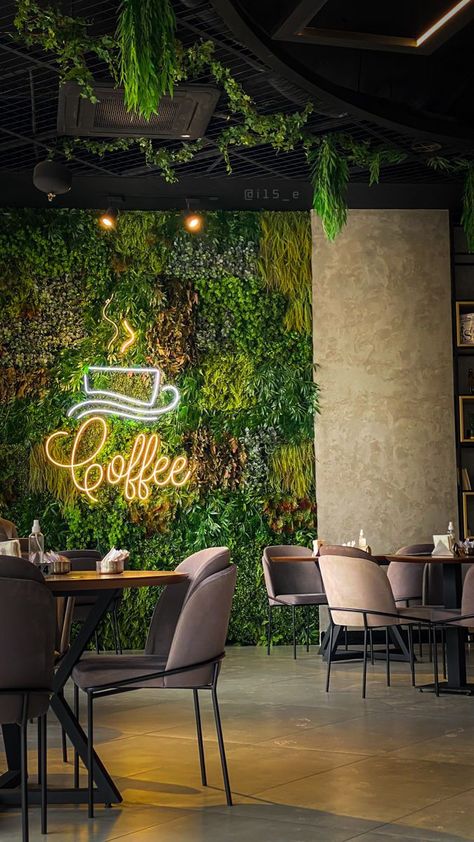 Green And Gold Coffee Shop, Green Wall Restaurant, House Decor Inspiration, Floral Walls, Green Wall Design, Diy Dorm, Modern Restaurant Design, Green Cafe, Café Design