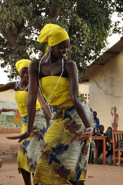 Burundi style Modern Dans, Isadora Duncan, African Dance, Ethno Style, Jitterbug, Afrikaanse Mode, Dance Like No One Is Watching, Dance Movement, Shall We Dance