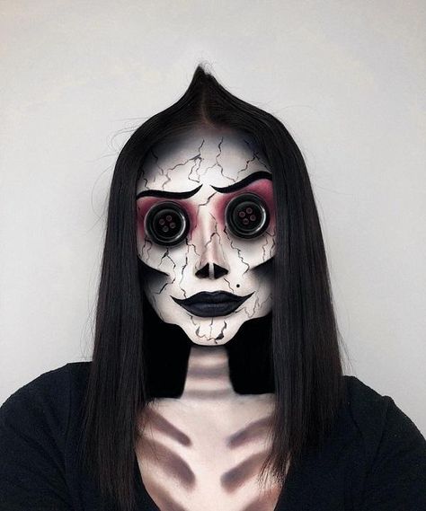 50 Halloween makeup ideas you will love | Cuded Halloween Makeup Clown, Fantasy Make-up, Halloweenský Makeup, Halloween Make-up Looks, Horror Make-up, Creepy Halloween Makeup, Halloween Makeup Diy, Cool Halloween Makeup, Face Paint Makeup