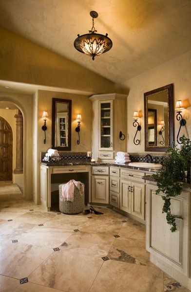 Tuscan Bathroom Decor, Style Toscan, Tuscan Bathroom, Tuscany Decor, Tuscan Design, Tuscan Kitchen, Rustic Italian, Mediterranean Home Decor, Tuscan House