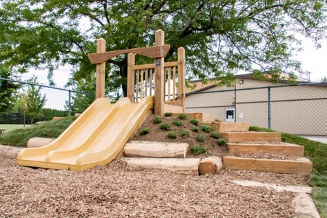 Outdoor Play Ground Ideas, Modern Playground Backyard, Small Playground Ideas, Play Ground Aesthetic, Playground Idea, Natural Outdoor Playground, Nature Playground, Natural Playground Ideas, Church Playground