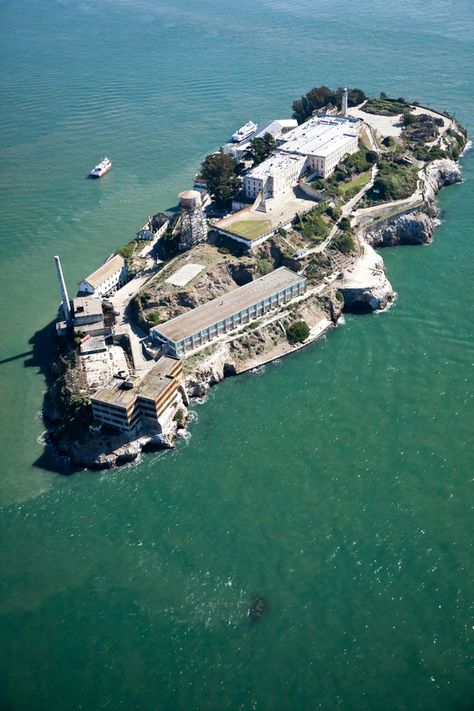 Alcatraz Tour, San Francisco Alcatraz, Alcatraz Prison, Alcatraz Island, Helicopter Tour, Bike Tour, Boat Tours, San Francisco Bay, Aerial View