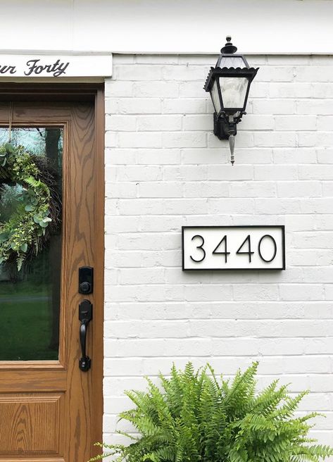 Diy House Number Plaques, Diy House Number Sign, House Number Ideas Outdoor, House Number Ideas, Modern House Numbers Sign, House Numbers Diy, Number Ideas, Modern House Number, House Number Plaque