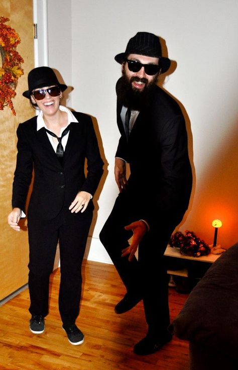 blues brothers costume - cheap and easy! Easy And Cheap Halloween Costumes, Blues Brothers Costume, Elwood Blues, Dark Alley, Halloween Tricks, Cheap Halloween Costumes, I Love Halloween, Easy Holidays Crafts, Cheap Halloween