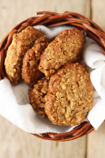 Digestive Biscuit Recipe, Biscuit Barrel, Tea Biscuits, Digestive Biscuits, Food Magazine, Biscuit Recipe, Coconut Sugar, Tray Bakes, Oats