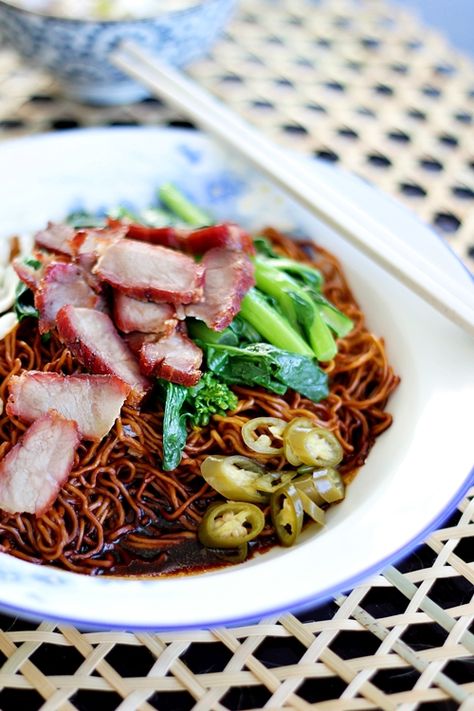 WONTON NOODLES. Tried & Tested: Great recipe - definitely will be doing this again. Masakan Malaysia, Wonton Noodles, Chinese Bbq Pork, Malaysian Cuisine, Singapore Food, Wontons, Malaysian Food, Anthony Bourdain, Noodle Dishes