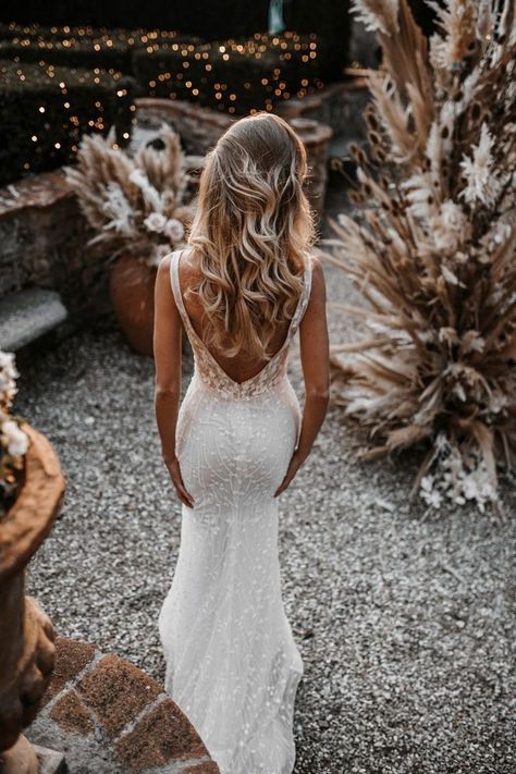 Simplistic Mermaid Wedding Dress, Summer Vintage Wedding Dress, Form Fitting Boho Wedding Dress, Fitted Slip Wedding Dress, Sheath Wedding Dress Long Train, Rustic Style Wedding Dresses, 2023 Beach Wedding Dress, Beachy Boho Wedding Dress, Beach Inspired Wedding Dress