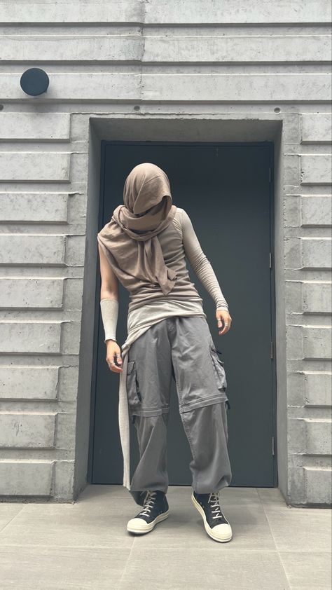 Dune Outfit Men, Rian Phin, Dystopian Fashion Male, Dune Inspired Outfit, Dune Core, Dystopian Clothes, Diy Rave Outfits, Fatal Trouble, Rick Owens Outfit