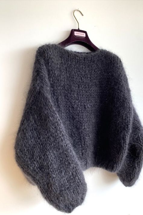 Mohair Knit, Diy Vetement, Mohair Sweater, Mode Inspo, Mode Inspiration, Knitting Inspiration, Crochet Clothes, Bohemian Style, Fashion Inspo Outfits