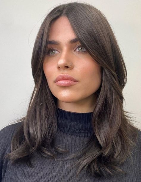 Long Curtain Bangs Styling Options Brown Mid Length Hair, Trendy Curtain Bangs, Long Curtain Bangs, Medium Length Brown Hair, Long Shiny Hair, Fringe Bangs, Bangs With Medium Hair, Haircuts For Medium Hair, Haircuts Straight Hair