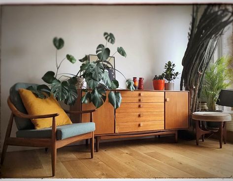 Bananaandjam😀 on Instagram: “Living room vibes. A mid-century teak sideboard designed by Ib Kofod Larsen for G-Plan. Circa 1960s. One of the best sideboard we ever…” Teak Living Room, Living Room Vibes, G Plan Sideboard, G Plan Furniture, Mid Century Modern Sideboard, Room Vibes, Kofod Larsen, Sideboards Living Room, Mid Century Sideboard