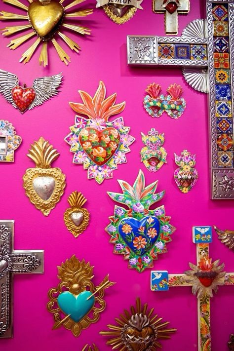 Mexican Wall Colors, Mexican Designs Art, Mexican Sacred Heart Art, Mexican Heart Art, Art Feature Wall, Mexican Hearts, Mexican Folk Art Decor, Mexican Style Decor, Zen Tattoo