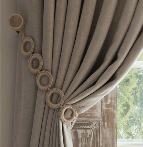 Macrame Decor Ideas, Curtain Tie Backs Diy, Handmade Curtains, Homemade Home Decor, Curtain Holder, Stylish Curtains, Macrame Curtain, Pip Studio, Macrame Decor