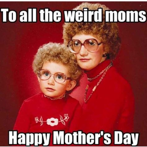 happy mothers day meme weird moms Late 80s Aesthetic, Mothers Day Meme, Bad Family Photos, Happy Mother's Day Funny, Bad Family, Vintage Haircuts, Retro Haircut, Hair Fails, Funny Hair