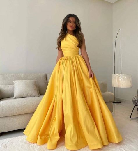 Pleated Prom Dress, Yellow Evening Dresses, Wedding Evening Party, Dresses With Pockets, Elegant Dresses Classy, Elegant Party Dresses, Dress Women Elegant, Pretty Prom Dresses, فستان سهرة