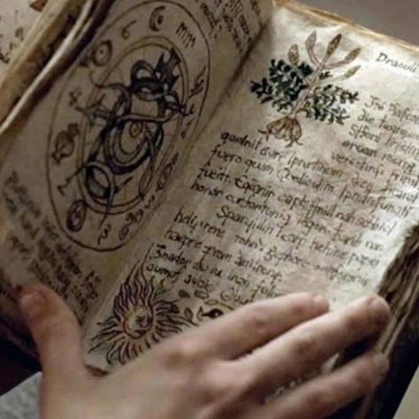 Books Of Shadows, Hawke Dragon Age, Aelin Galathynius, Yennefer Of Vengerberg, Dipper Pines, Original Characters, Cassandra Clare, Fullmetal Alchemist, Cthulhu