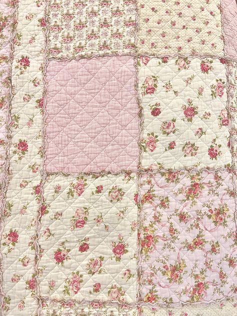 Coquette floral vintage quilt multiple patterns with small pink ruffles shabby chic decoration room inspo decor aesthetic wallpaper Patchwork, Coquette Floral, Coquette Wallpaper, Blooming Bouquet, Wallpaper Homescreen, Fun Patterns, Pink Quilts, Shabby Chic Pink, Vintage Quilt