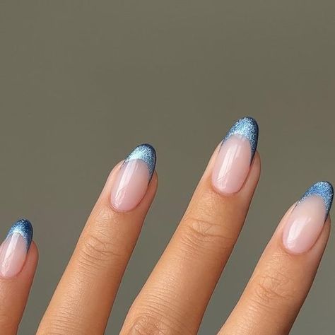 French Cateye Nail, Nail Aesthetic Short, Sparkly Blue French Tip Nails Almond, Cateye Nailart French Tip, French Manicure Cat Eye Nails, Cat Eye French Tip Nails Short, Blue Almond French Tip, Blue Cat Eye French Tip Nails, Sparkly French Tips