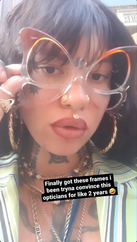 Greentea Peng Aesthetic, Greentea Peng, Lily Allen, Bling Bling, Jewelry Lookbook, Funky Jewelry, Jewelry Inspo, Piercing Jewelry, Makeup Inspo