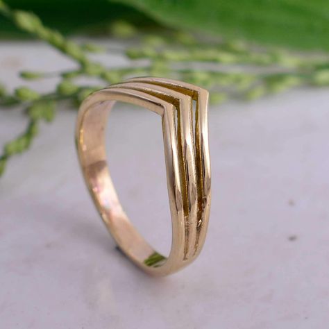 Excited to share the latest addition to my #etsy shop: V Gold 18K Ring, Stacking Ring, Chevron Ring, Minimalist Ring, Wedding Band, Geometric Ring, Ring Set, Gift for Her, Dainty Ring, Thumb Ring https://etsy.me/3J39rMg #men #minimalist #no #gold #yes #lovefriendship # Gold Vanki Ring Designs, Seashell Applique, Vanki Ring, Latest Gold Ring Designs, Gem Rings, Jewelry Necklace Simple, Fancy Jewelry Necklace, Gold Jewelry Simple Necklace, Fancy Jewellery Designs