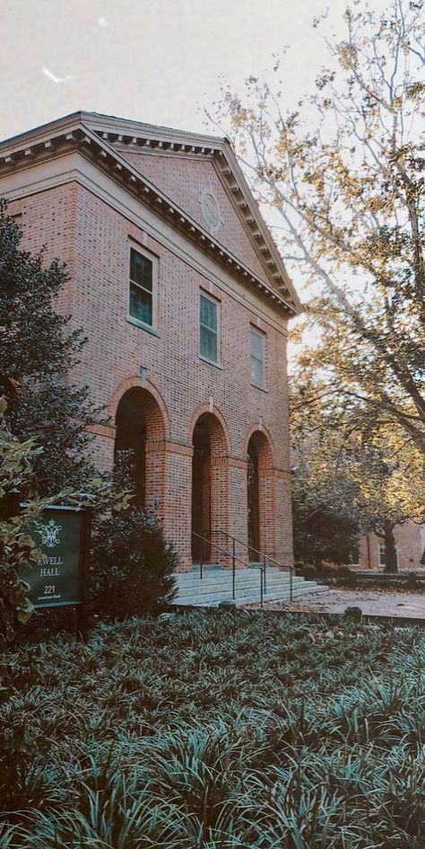 William And Mary Dorm, William And Mary Aesthetic, Southern Academia, William And Mary College, Mary Aesthetic, College Aesthetic, Senior Project, William And Mary, Dream College