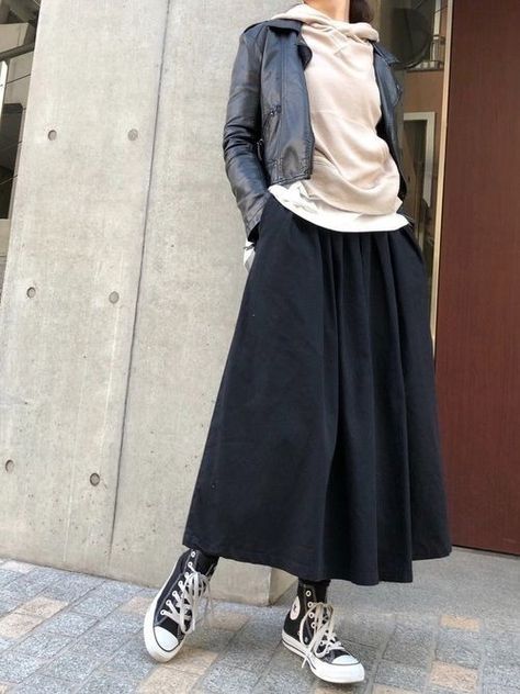 Stil Rock, 가을 패션, Outfits Casuales, Look Fashion, Minimalist Fashion, Long Skirt, Casual Chic, Stylish Outfits, Casual Style