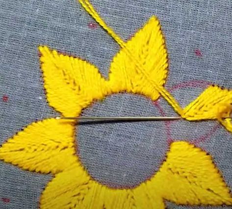 Embroider Sunflowers, Sunflower Petals, Lazy Daisy Stitch, How To Shade, Embroidery Tutorial, Embroidery Stitches Tutorial, Different Stitches, Hand Embroidery Projects, Cross Patterns