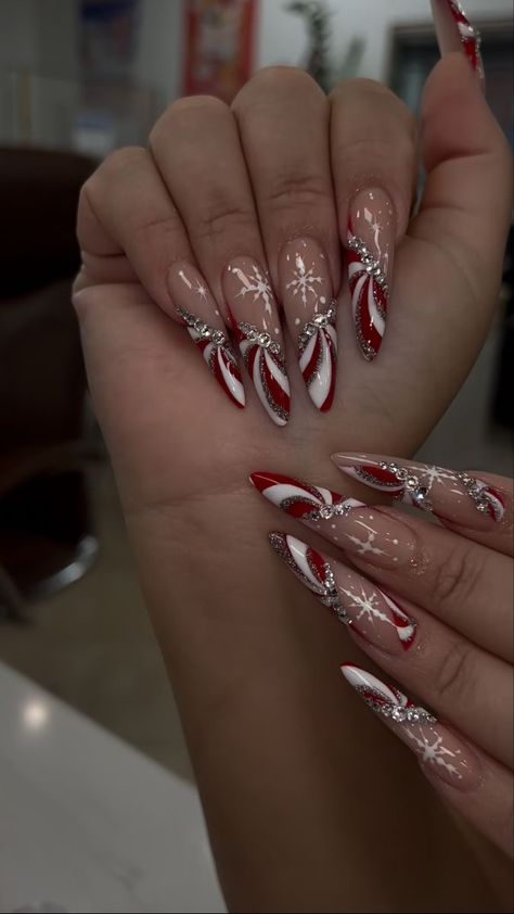 Christmas Nails With Charms, Almond Christmas Nails Winter, Almond Shape Christmas Nails, Almond Shaped Christmas Nails, Pre Christmas Nails, Bling French Tip Nails, Christmas Gel, Shaped Nails, Glow Nails