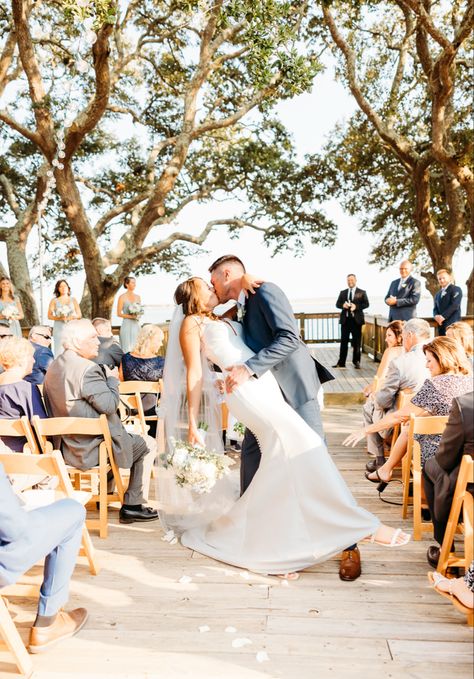 Second Kiss Wedding, Wedding Dip Pictures, First Kiss Dip, Dip And Kiss Wedding, End Of Isle Kiss Wedding, End Of Aisle Dip Kiss, Aisle Dip Kiss, Dip Kiss Wedding, Dip Kiss Photo