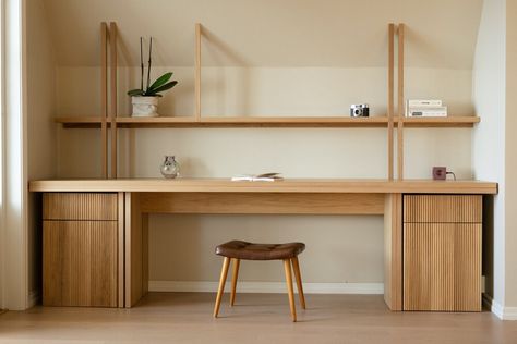 Multifunctional Desk, Home Interior Accessories, Living Room Transformation, Japandi Interiors, Study Room Design, Japandi Living, Japandi Interior, Desk And Chair, Furniture Design Wooden