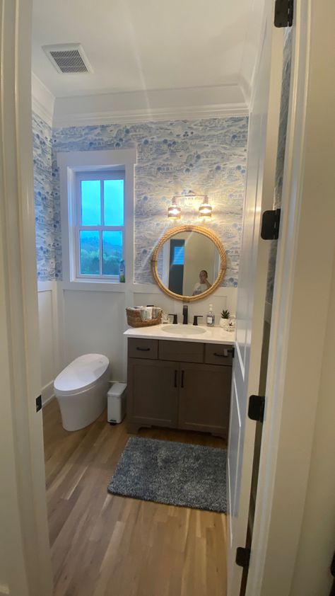 Preppy Beach Bathroom, Beach House Bathroom Aesthetic, Coastal Apartment Bathroom, Coastal Grandaughter Bathroom, Beachy Bathroom Aesthetic, Coastal Guest Bathroom Ideas, Costal Granddaughter Bathroom, Blue And White Small Bathroom, Costal Apartments Aesthetic