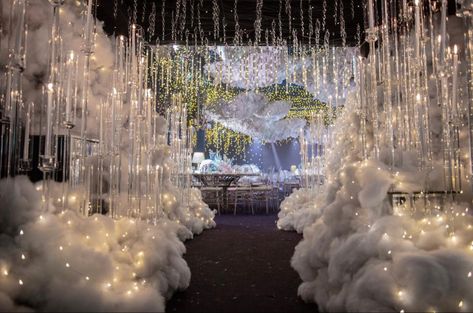 Wedding Clouds Decor, Cloud Centre Pieces, Angel Theme Quinceanera, Heavenly Themed Party, Cloud Wedding Decor, Angel Themed Wedding, Clouds Wedding Theme, Heaven On Earth Wedding Theme, Heaven Wedding Theme