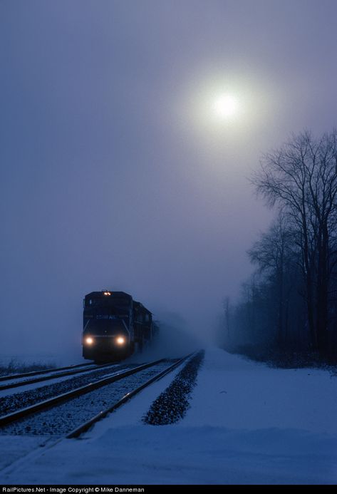 RailPictures.Net Photo: CR 6087 Conrail GE C40-8W (Dash 8-40CW) at Rolling Prairie, Indiana by Mike Danneman Snow At Night, Night Train, Train Pictures, Winter Scenery, Winter Beauty, Snow Scenes, Winter Wonder, Train Tracks, Train Rides