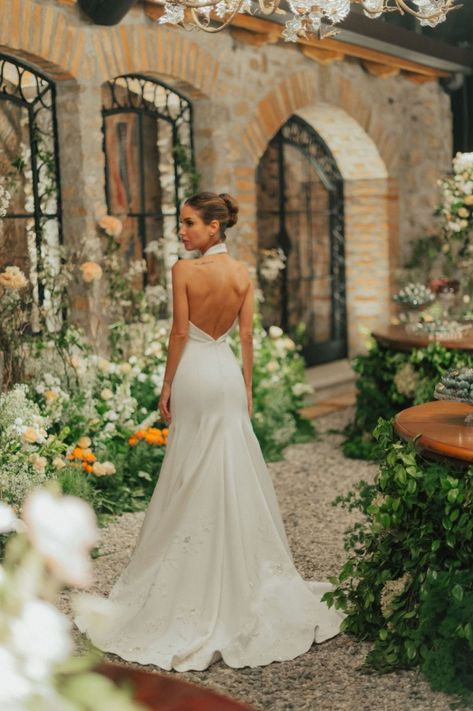 O Casamento Com Estilo Italiano de Luisa Accorsi e Beto Khouri Stylish Wedding Dresses, Yes To The Dress, Wedding Dress Styles, Beach Wedding Dress, Home Wedding, Weeding, Bride Dress, Wedding Inspo, Beach Wedding