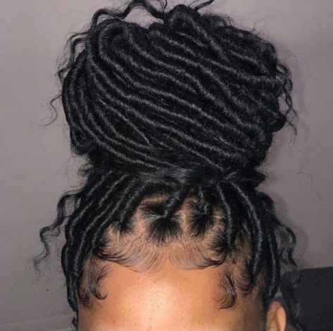 Havana Twists, Crochet Straight Hair, Shaved Side Hairstyles, Faux Locs Hairstyles, Box Braids Hairstyles For Black Women, Hair Simple, Box Braids Styling, Girls Hairstyles Braids, African Braids Hairstyles