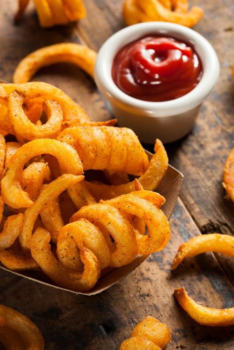 How To Make Curly Fries, Arbys Fries, Homemade Curly Fries, Curly Fries Recipe, Arby's Curly Fries, Fries Air Fryer, Fries In Air Fryer, Homemade Potato Chips, Frozen Sweet Potato Fries