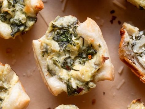 Spinach Artichoke Puff Pastry Bites Spinach Artichoke Puff Pastry, Artichoke Puff Pastry, Spinach Cups, Spinach Artichoke Cups, Spinach Artichoke Bites, Artichoke Bites, Cheesy Spinach Artichoke Dip, Make Puff Pastry, Puff Pastry Bites